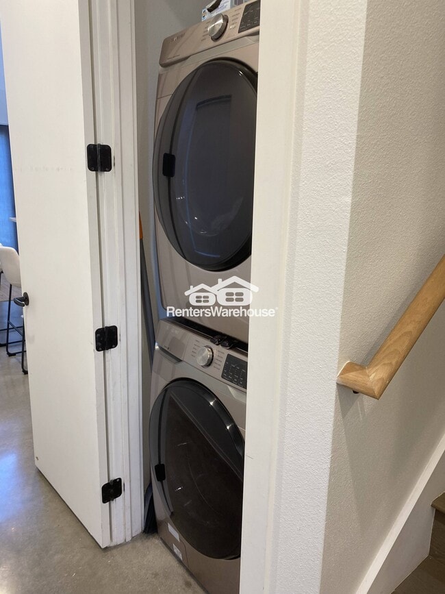 Photo - 1719 E Crockett St