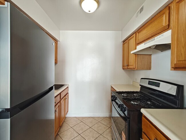 Photo - 4891 Stenton Ave