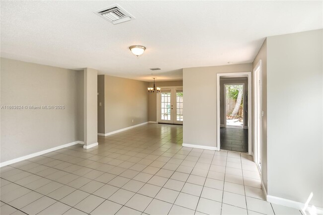Photo - 317 NW 49th St