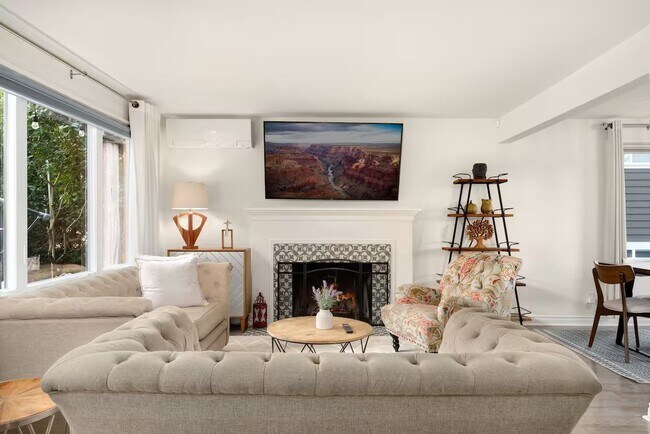 Photo - 2855 13th Ave W