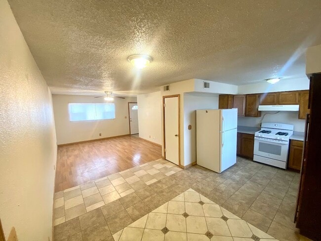 Photo - 3bed House with Garage & Fenced in Yard!