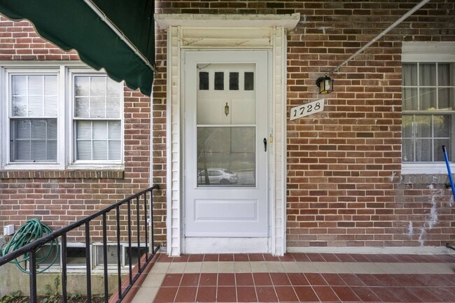 Photo - 1728 Aberdeen Rd