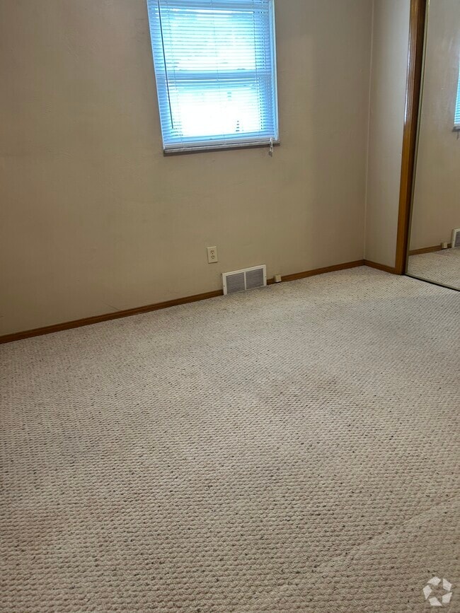 Building Photo - 4343 Bristol St Rental