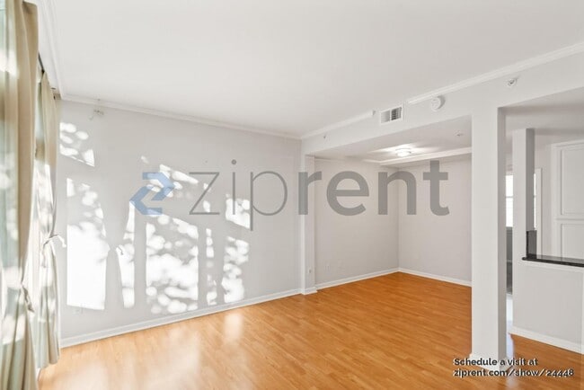 Photo - 334 Dunsmuir Terrace