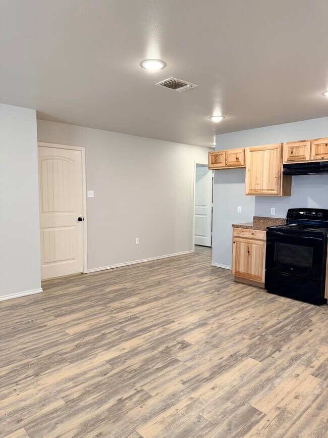 Photo - 1716 E 14th St