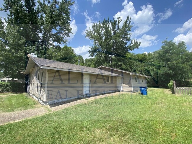 Building Photo - 3502 Gum St Unit A
