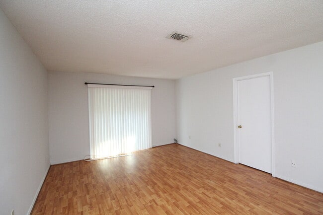 Photo - Updated 2BR/2BA Apartment Near UWF, Cordova Mall & Pensacola Airport Unit D16