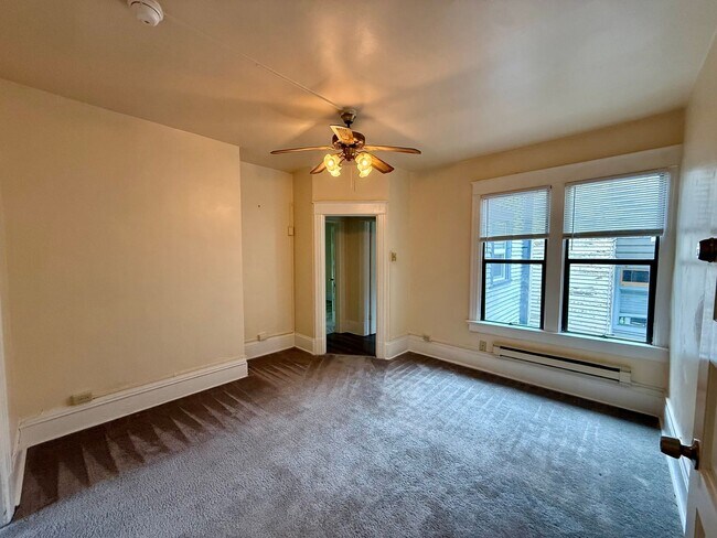 Photo - WESTLING EAST PIKE APARTMENTS Unit 301
