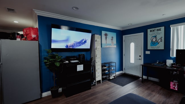 Photo - 1447 E 25th St Unidad 1