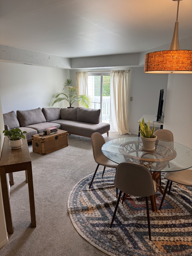 Photo - 2205 S Huron Pky Unidad 4