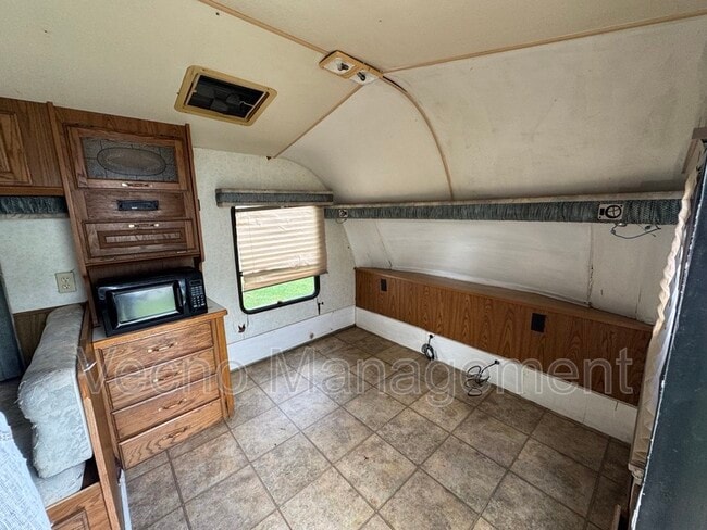 Photo - 9831 TX-106 Loop