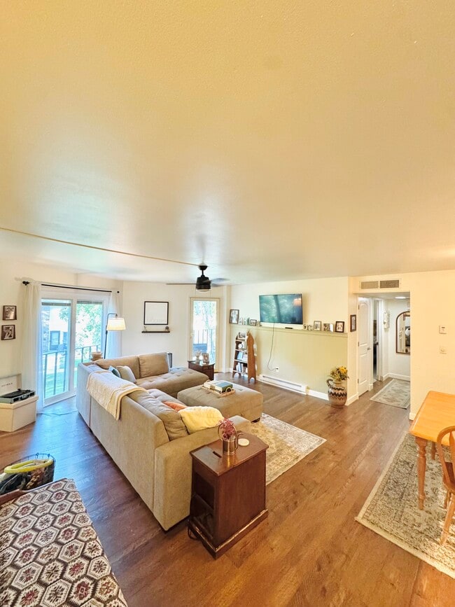 Building Photo - W170N11495 Armada Dr Unit 15