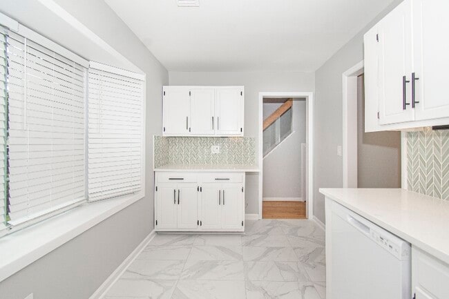 Photo - 118 Camelot Ct