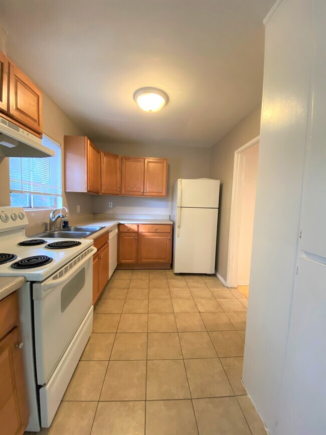 Photo - 5709 Hazeltine Ave Unidad 2