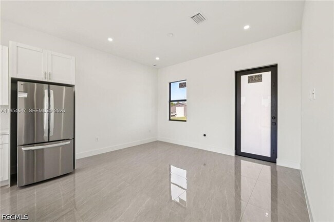 Photo - 4402 E 19th St