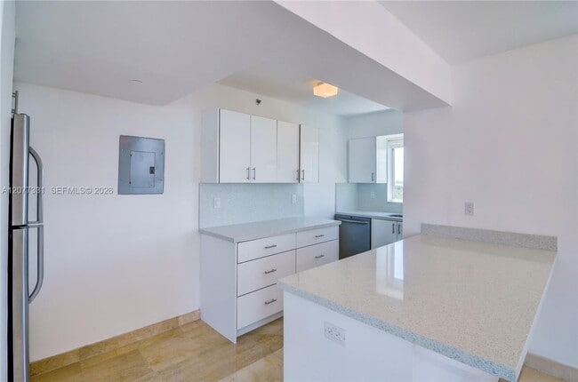 Photo - 5900 Collins Ave