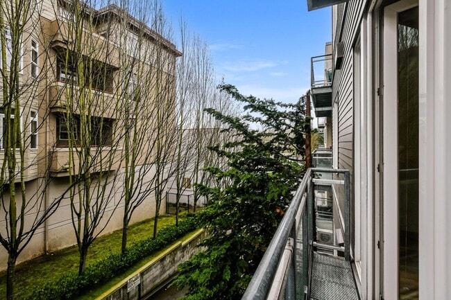 Photo - 375 Kirkland Ave