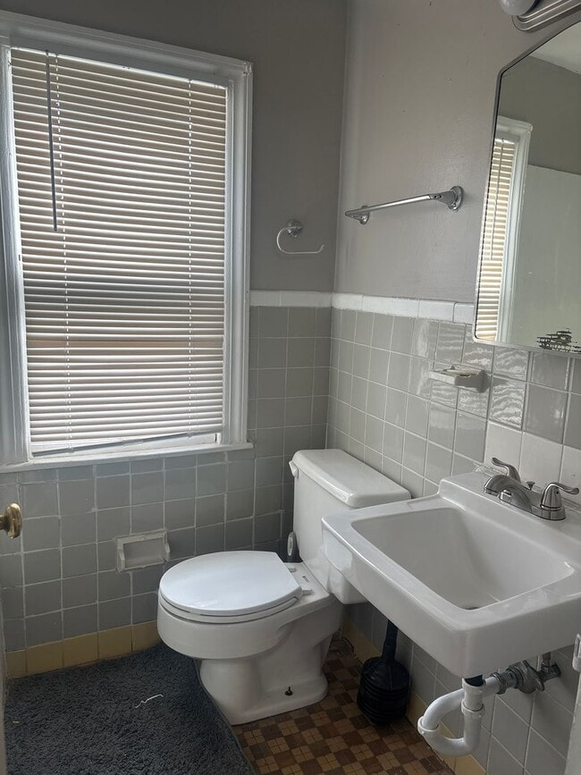 Photo - Okalona4070 Unit 2