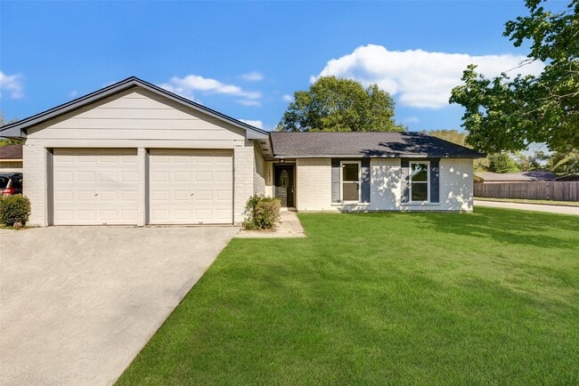 Photo - 16813 Glen Eagle Dr N