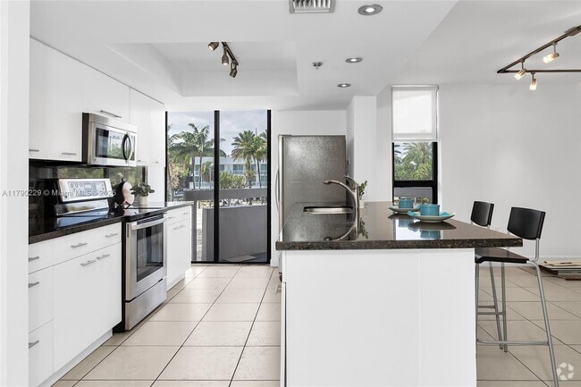 Building Photo - 2501 Brickell Ave Unit 202 Rental