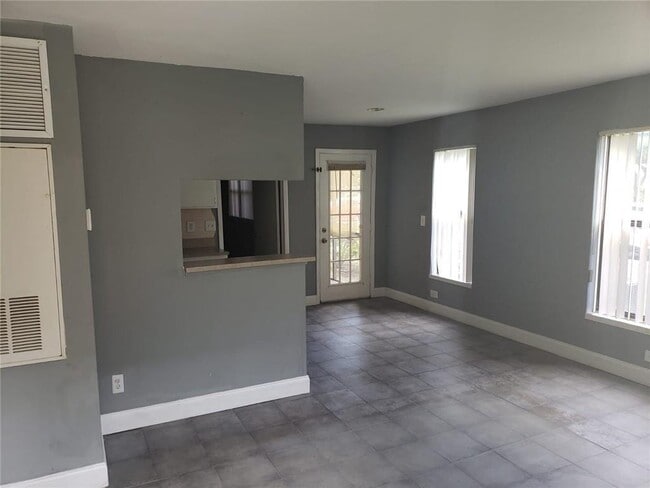 Building Photo - 8761 NW 39th St Unit 8761 Rental