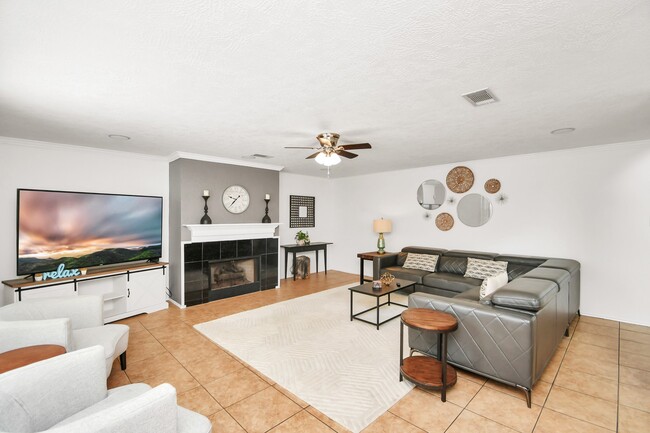 Photo - 4827 Lazy Timbers Dr