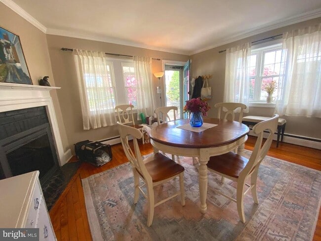 Photo - 20 E Abington Ave