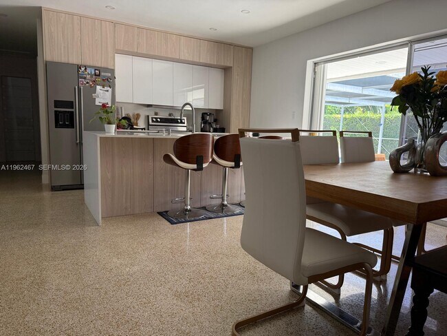 Building Photo - 9370 SW 57th Terrace