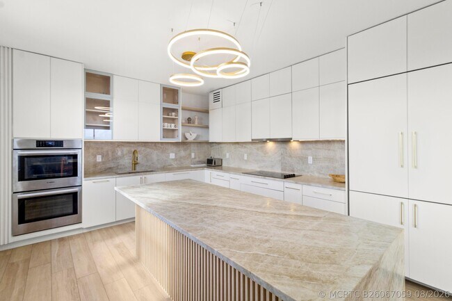 Building Photo - 1865 S Ocean Dr Unit 21c