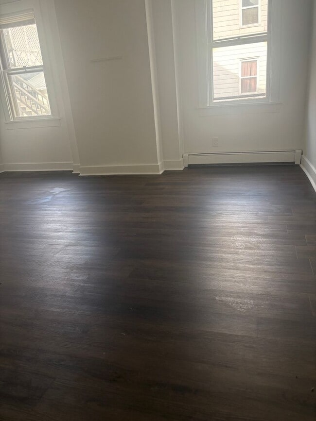 Building Photo - 36 2nd St Unit 1