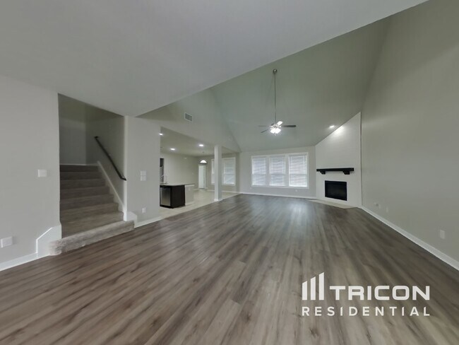 Photo - 1620 Village Creek Dr