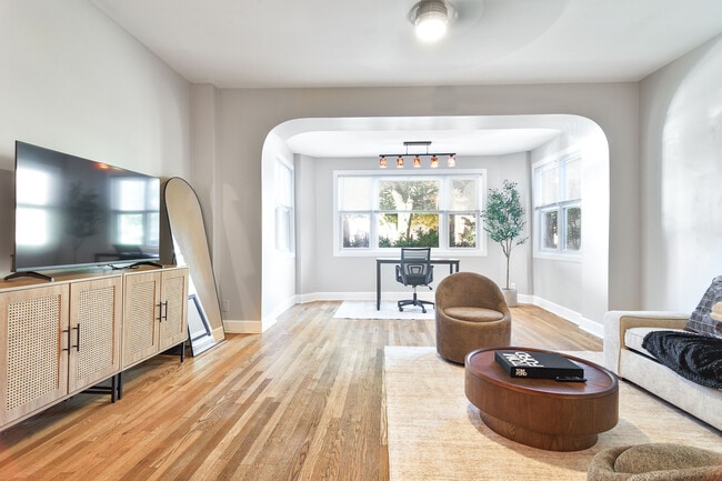 Photo - 3617 N Whipple St Unit 1