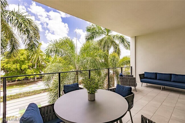 Building Photo - 850 Central Ave Unit 203