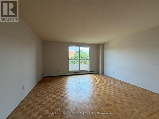 Photo - 39 Leaside Dr Unit 409