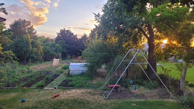 Photo - 3344 S Oakwood St