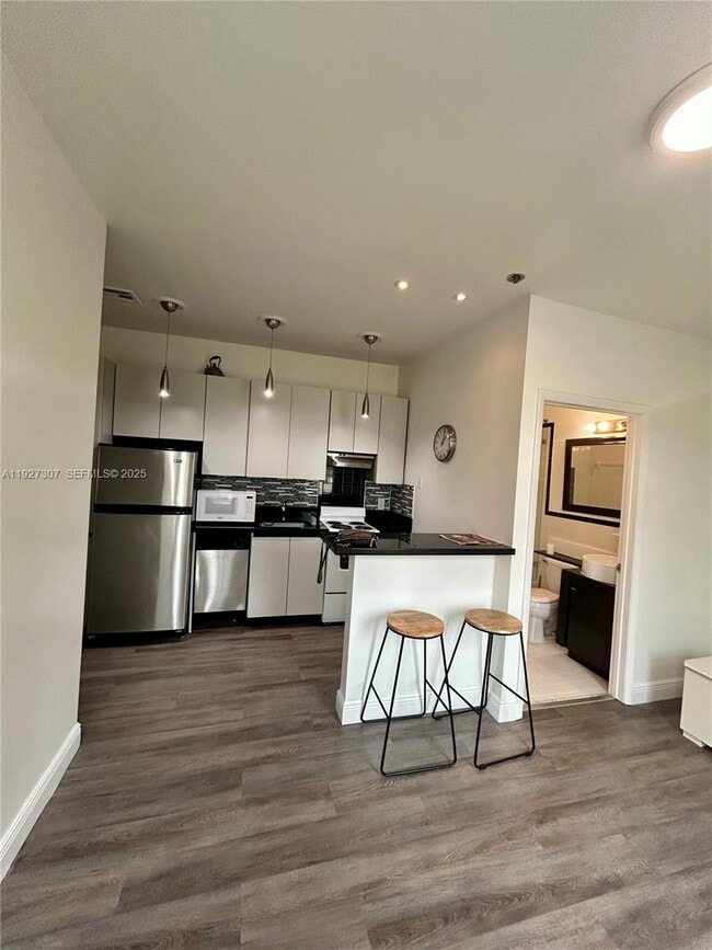 Building Photo - 1244 Pennsylvania Ave Unit 305