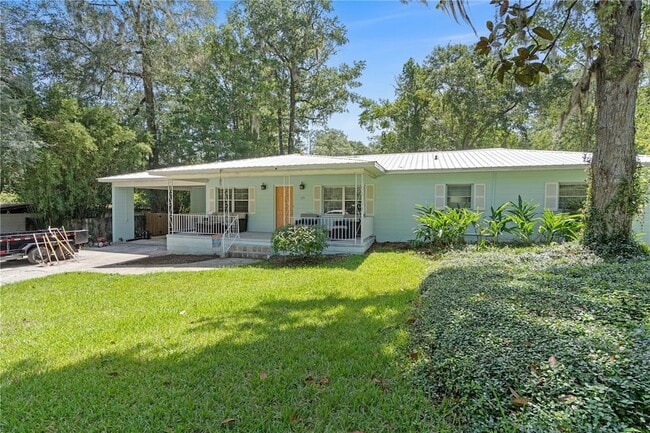 121 NW 29th St