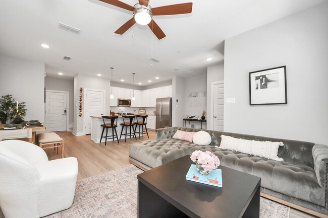 Photo - 5300 Berkeley Knl Cir