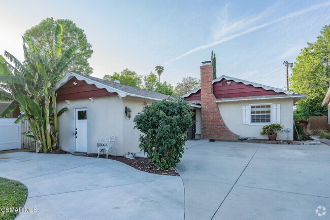Building Photo - 22637 Mariano St Rental