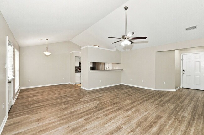 6306 Magnolia Lakes Dr
