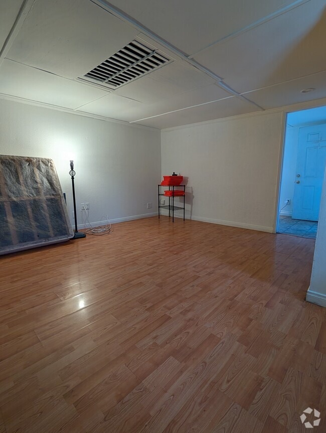 Building Photo - 7781 Bently Ave Unit A Rental