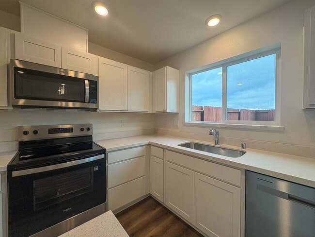 Photo - NEW REDDING HOME - Comfortable Living in a Newly Built House