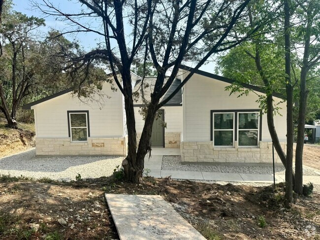 Building Photo - 4508 Chamberlain Rental