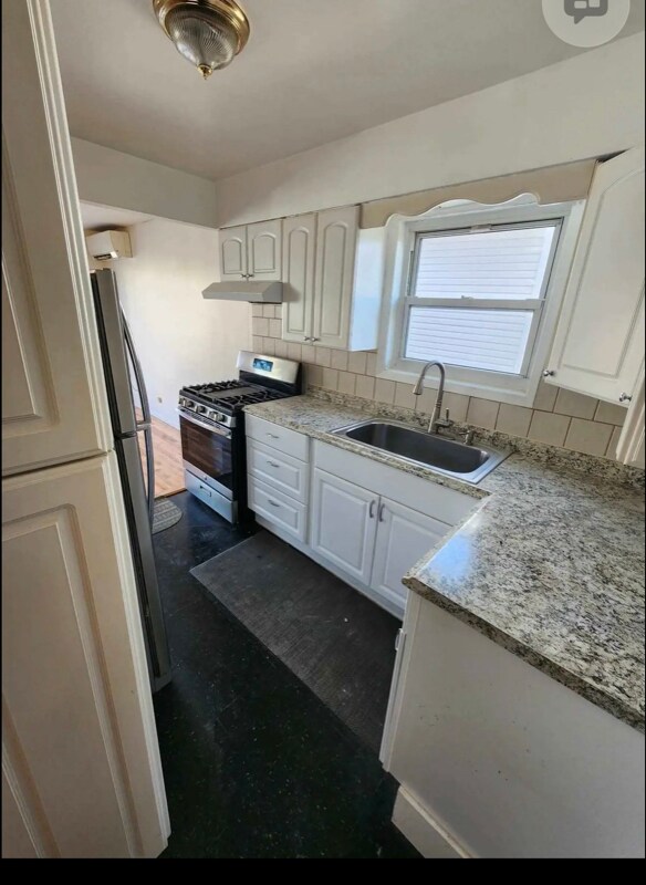 Photo - 69-19 43rd Ave