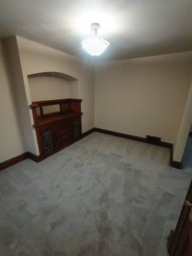 Building Photo - 2935 N 57th St Unit 2935A N 57th St-Upper