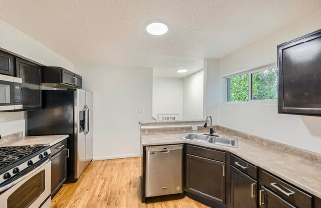 Photo - 668 S Lowell Blvd