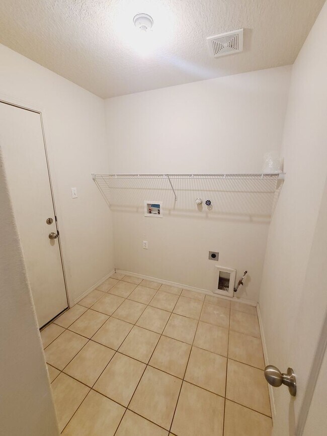 Photo - 4 bedroom 2.5 bath home