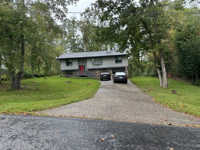 Photo - 128 White Oak Road Ext