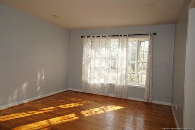 Photo - 413 Lancaster Rd