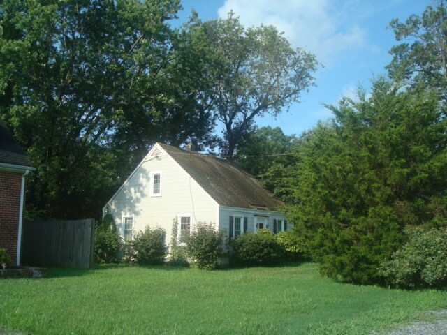 Photo - 33 Claybrook Ave